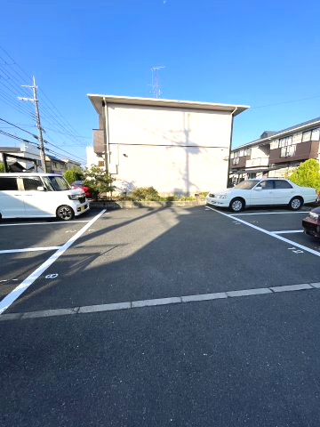 ファミール中Bの駐車場