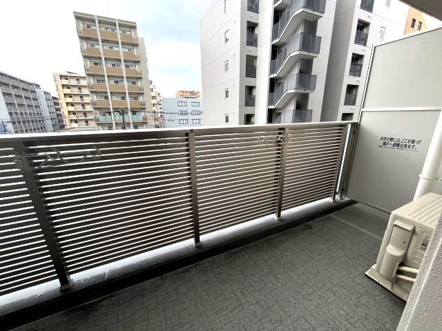 スプランディッド江坂Ⅲ 仲介手数料無料のバルコニー