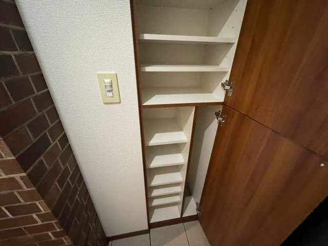 フェニックス日本橋高津の収納|イメージとして同建物他部屋を表示しています