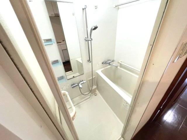 フェニックス日本橋高津の浴室|(参考)同マンション反転間取り他部屋の写真