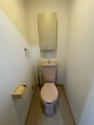 リバーイーストクレムリンのトイレ|同マンション反転タイプの間取り写真