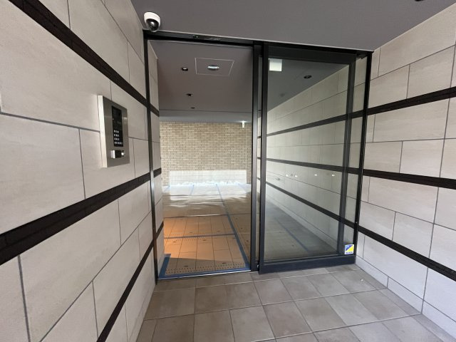 ストーリア茨木のエントランス