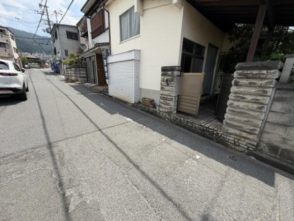 【前面道路含む現地写真】