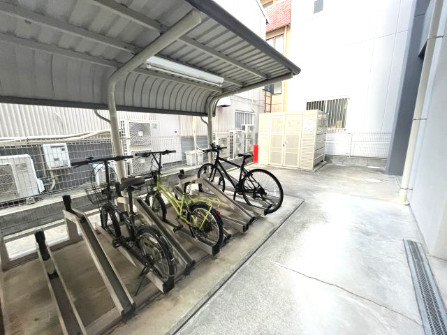 Fortuney江坂Ⅱの駐車場