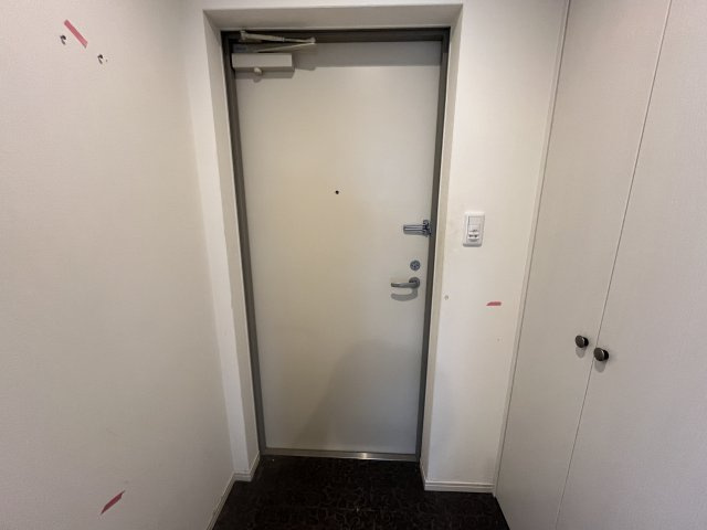 Fortuney江坂Ⅱの玄関|同物件反転のお写真となっております
間取り図を参照してください