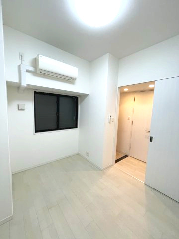S-RESIDENCE江坂Eminenceの洋室