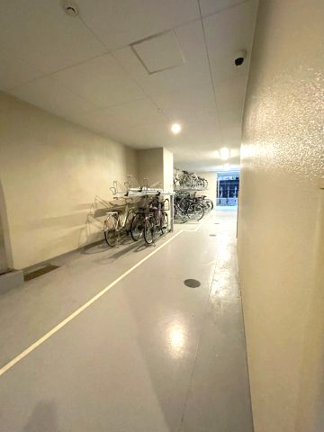 S-RESIDENCE江坂Eminenceの駐車場