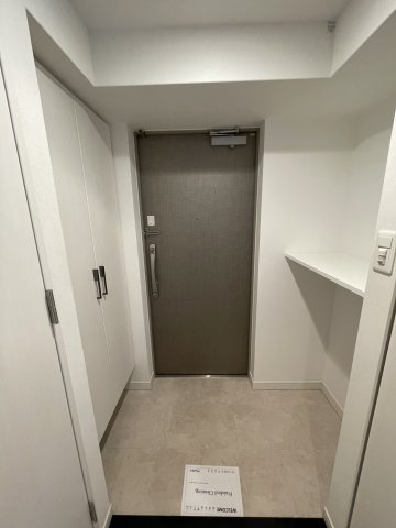 S-RESIDENCE江坂Eminenceの玄関