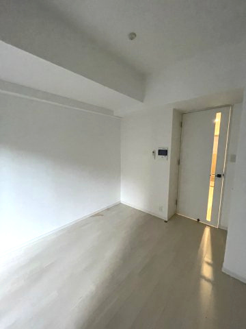 S-RESIDENCE江坂Eminenceの居間・リビング|同間取り反転タイプを表示しています