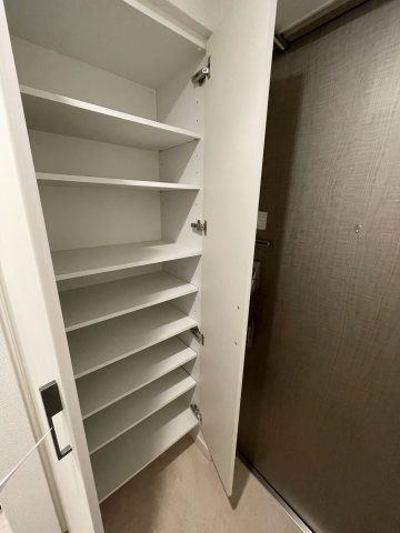 S-RESIDENCE江坂Eminence　仲介手数料無料の収納