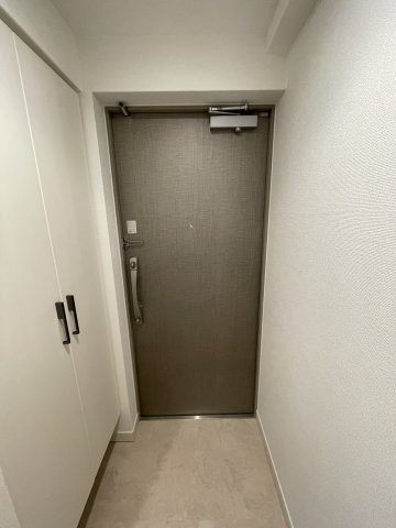 S-RESIDENCE江坂Eminence　仲介手数料無料の玄関