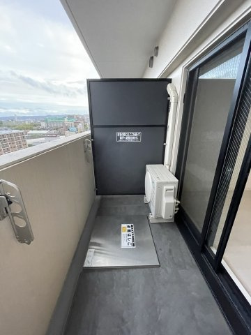 S-RESIDENCE江坂Eminence　仲介手数料無料のバルコニー