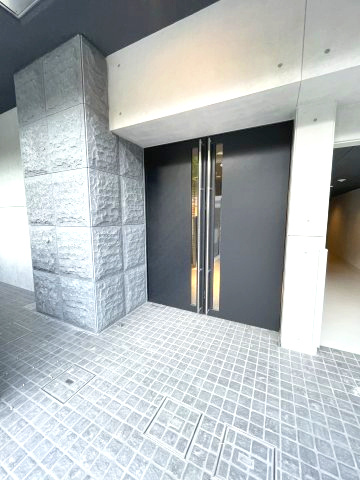 S-RESIDENCE江坂Libleのエントランス