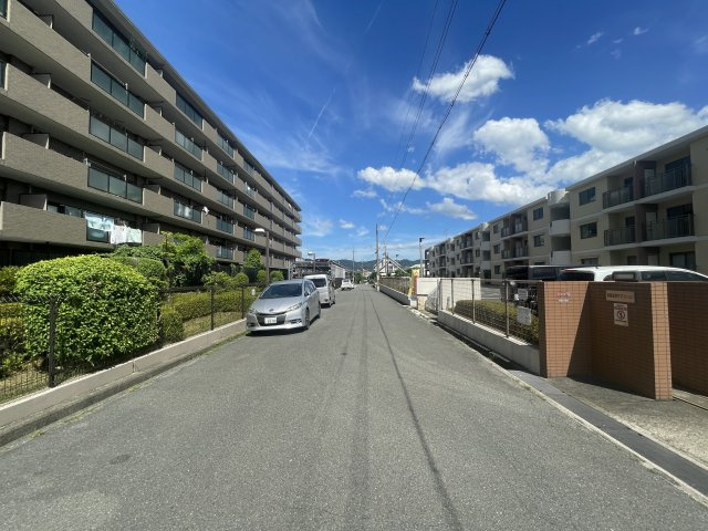 　東香里野村マンションの周辺