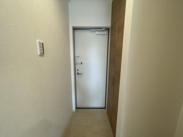 セレニティ下木田B棟の玄関