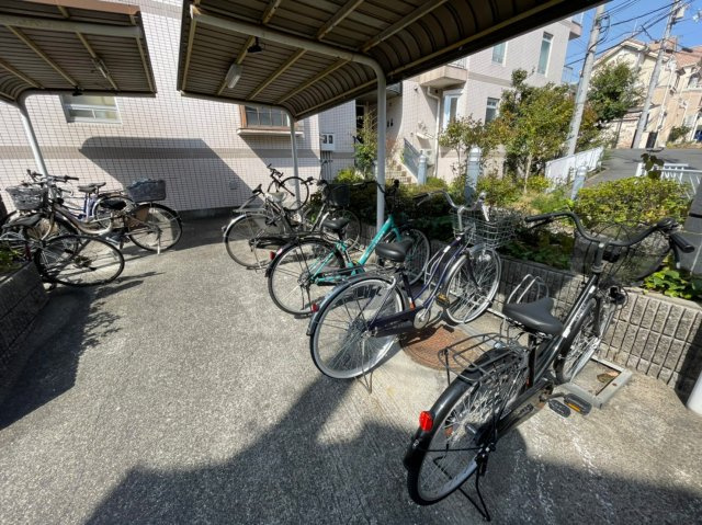 ミングル星ヶ丘1番館の駐車場