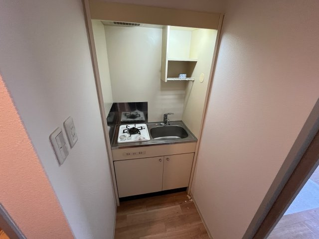 ロータリーマンション萱島西のキッチン|間取りが反転の同じマンションのお部屋です