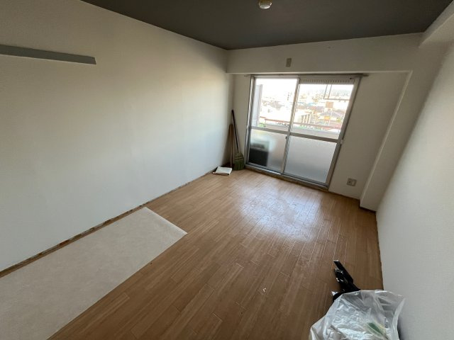 ロータリーマンション萱島西の洋室|間取りが反転の同じマンションのお部屋です