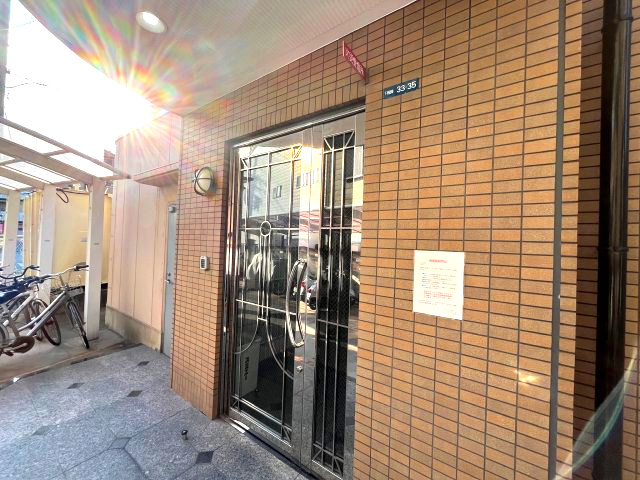 ロータリーマンション萱島西のエントランス