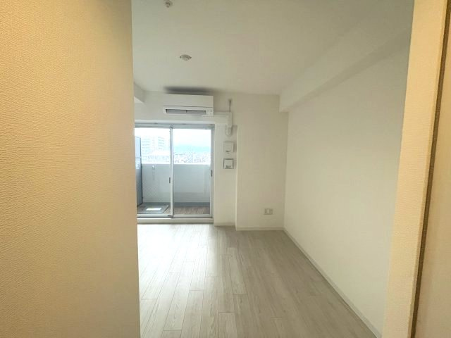 アドバンス上町台シュタットの洋室