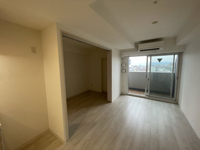 アドバンス上町台シュタットの居間・リビング