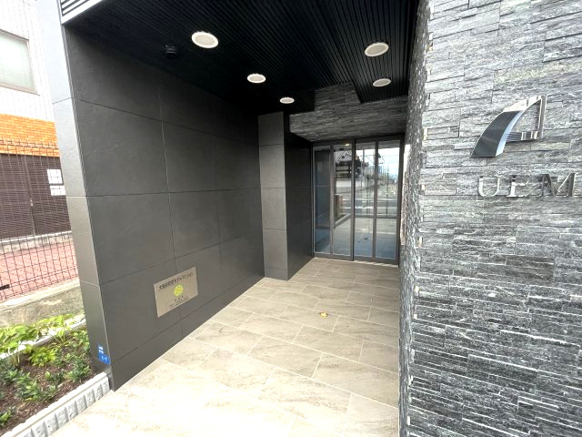 アドバンス上町台シュタットのエントランス