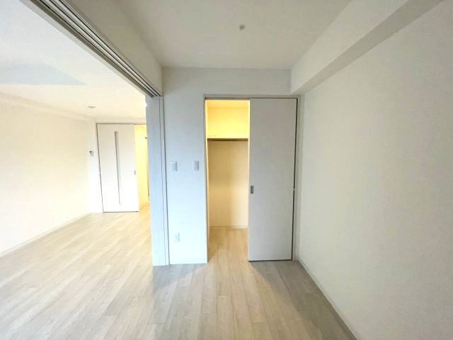 アドバンス上町台シュタットの洋室