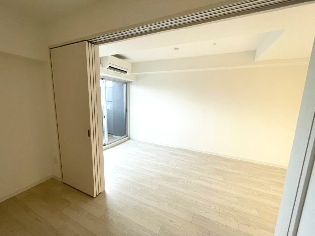 アドバンス上町台シュタットの洋室