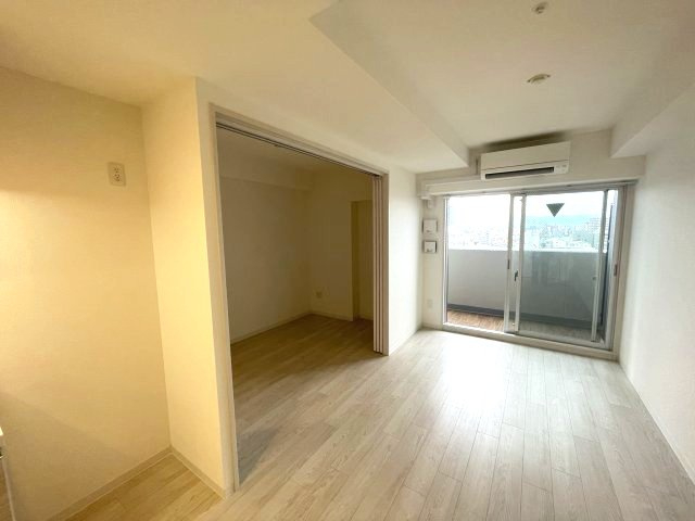 アドバンス上町台シュタットの居間・リビング