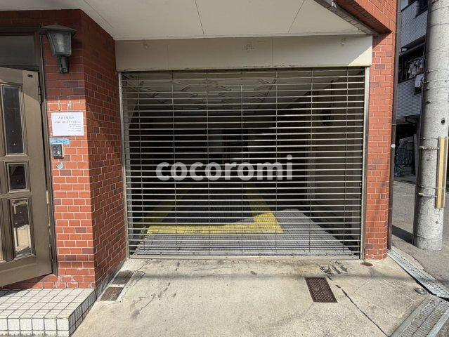 長栄寺町戸建の駐車場