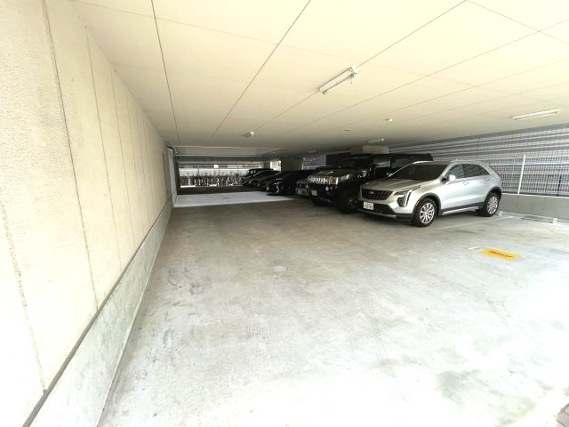 アーデン和泉町の駐車場