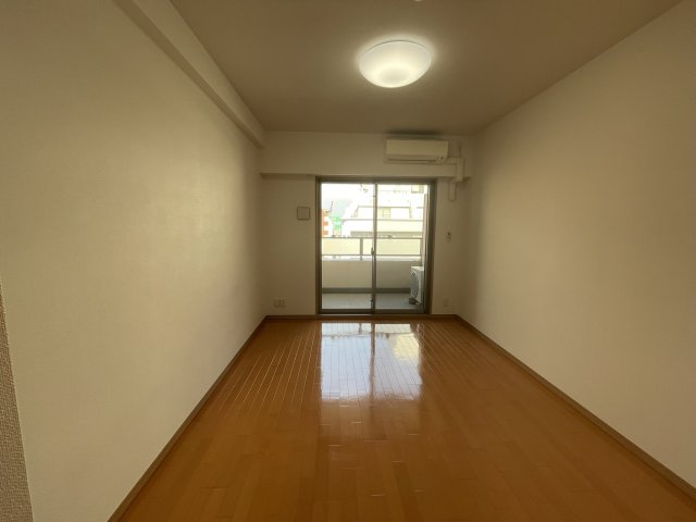 パークフラッツ江坂の居間・リビング