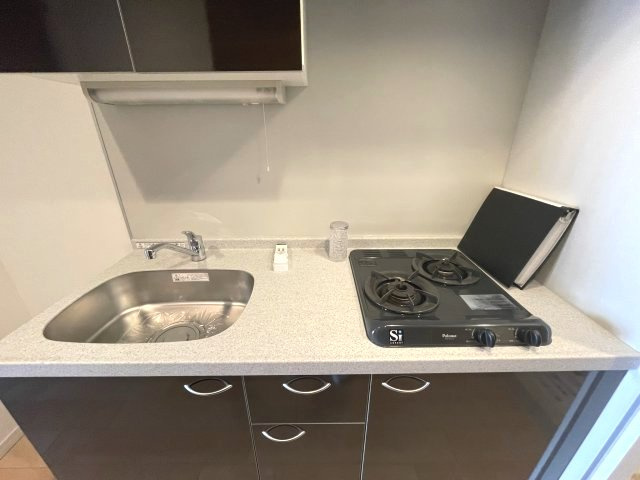 パークフラッツ江坂のキッチン|イメージとして同建物他部屋を表示しています
