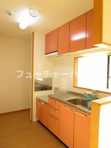ジェルメのキッチン|コンパクトなキッチンで掃除もラクラク
