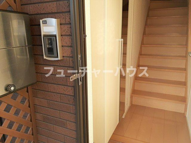 イースト３３０　Ⅱの玄関|明るい玄関です