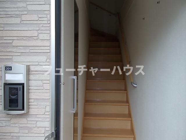 エスポワール石岡の玄関|収納もある玄関です