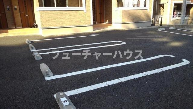 パルパレスＡの駐車場|カースペースがあります