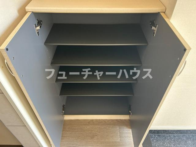 ファブール（Ｆａｖｅｕｒ）の玄関|収納