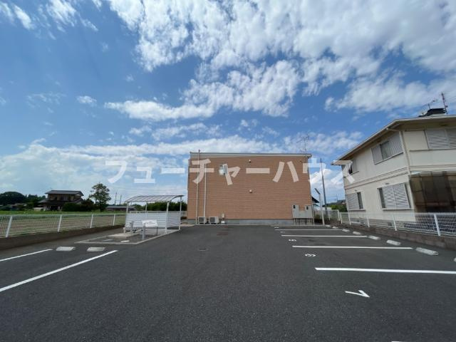 リッチハーベストの駐車場