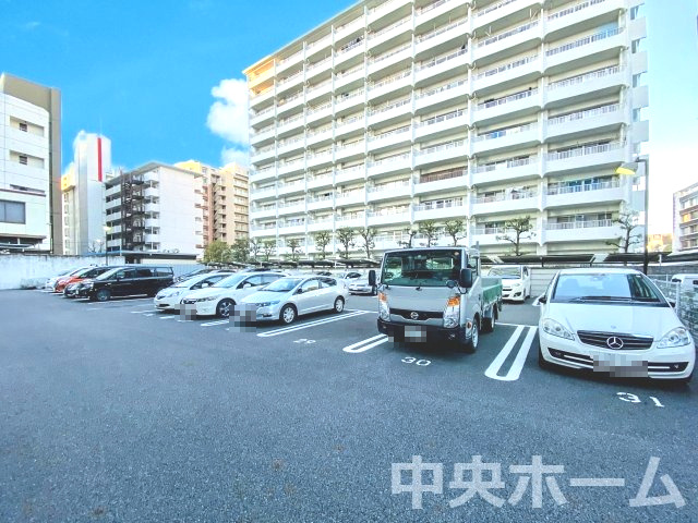 秀和第2東陽町レジデンスの駐車場|【敷地内駐車場】最新の空き状況や費用などの詳細は担当スタッフまでお問い合わせください。