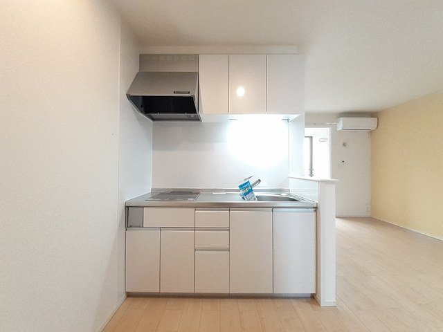 富山市下新本町のアパートのキッチン