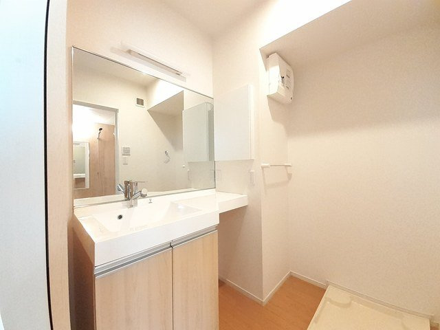 富山市下新本町のアパートの洗面所