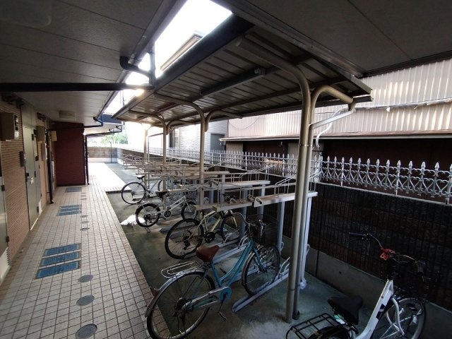 レオパレスアネックスリバティーのその他|駐輪場　原付＆自転車のみ駐輪可能