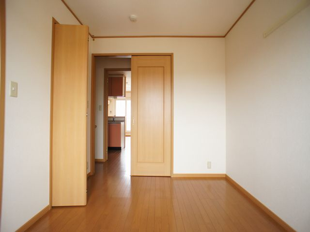 【子供部屋】 | スッドスピアッツォバイアＡ | お部屋がスッキリ！充実収納付きです♪