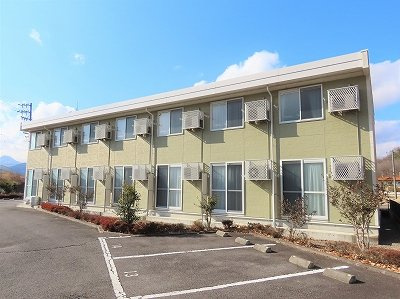 レオパレスつくしの外観