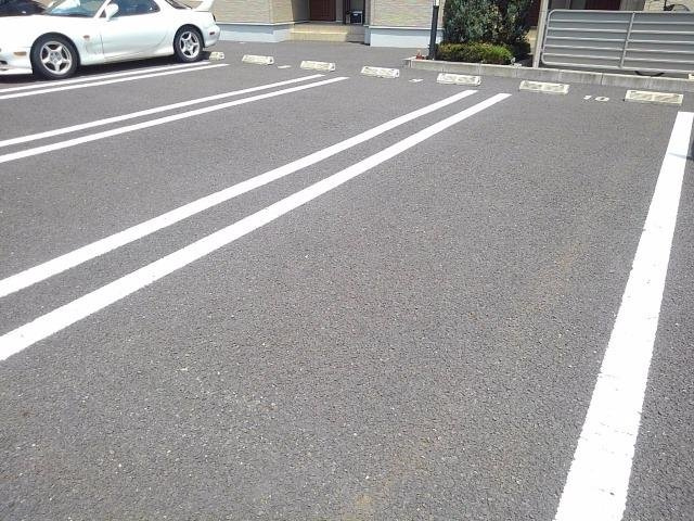 アオーラ　泉の駐車場