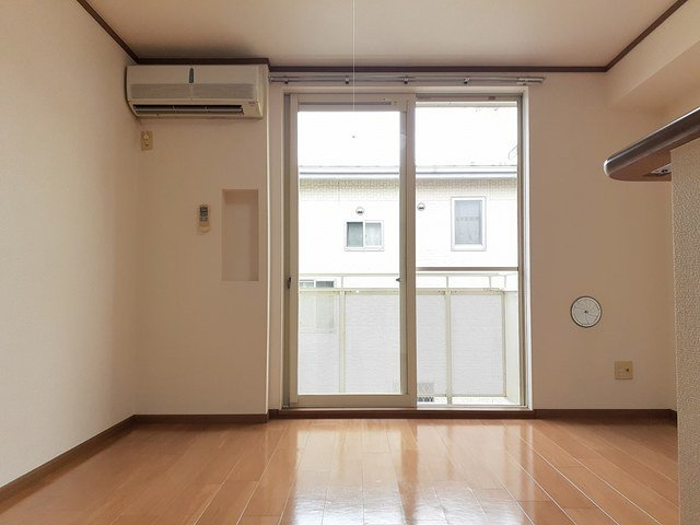 スルヤＢの居間・リビング
