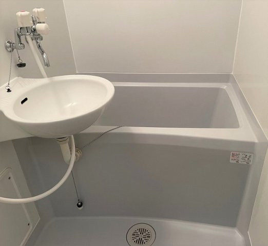 レオパレスシェソワの浴室