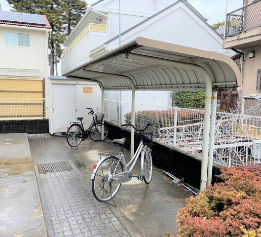 レオパレスパークセブンのその他|屋根付き駐輪場