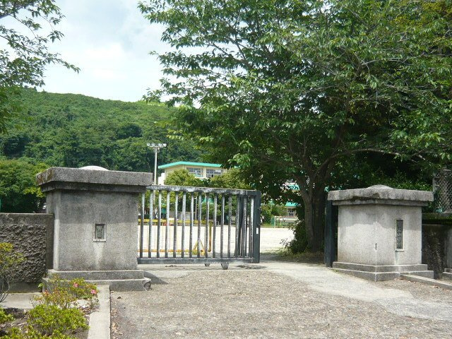 エンブレイスⅢの周辺|垂水小学校まで750m